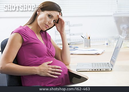 
                Zweifel & Sorge, Besorgt, Schwangere                   