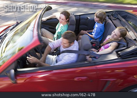 
                Autofahren, Familie, Familienausflug                   