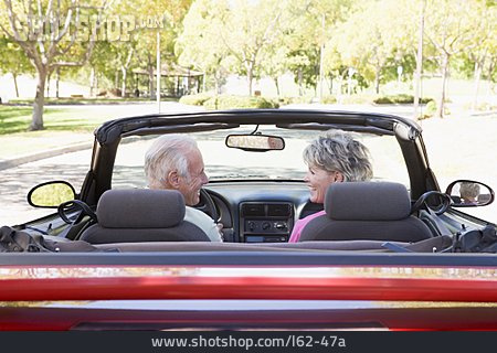 
                Autofahren, Ehepaar, Cabrio, Seniorenpaar                   