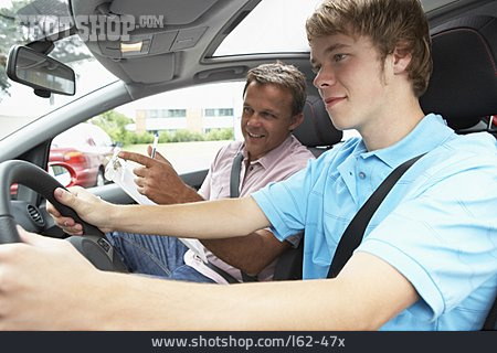 
                Autofahrer, Fahrschule, Fahrlehrer, Fahrschüler                   