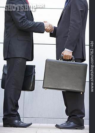 
                Treffen, Handschlag, Geschäftspartner, Geschäftstermin                   