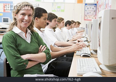 
                Lehrerin, Informatik, Computerkurs                   
