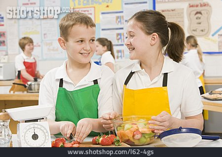 
                Schüler, Unterricht, Ernährungswissenschaft                   
