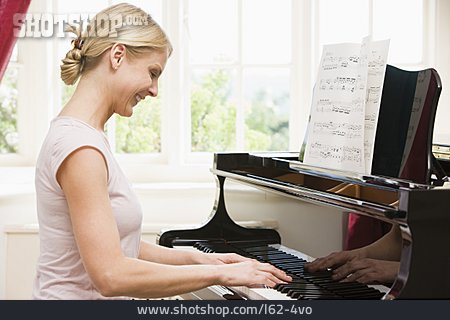 
                Spielen, üben, Klavier, Pianistin                   