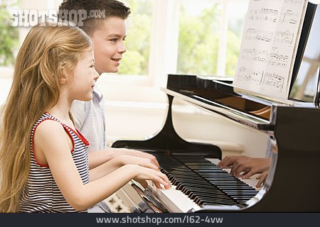 
                Spielen, üben, Klavier, Klavierunterricht, Klavierstunde                   