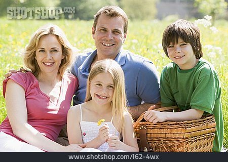 
                Familie, Picknick, Ausflug                   