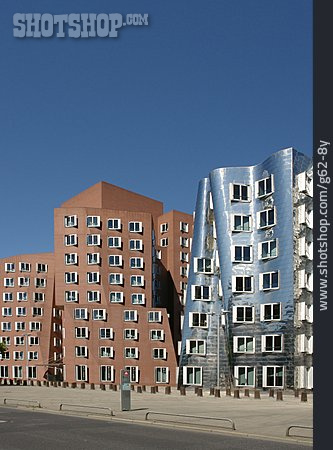
                Moderne Baukunst, Gehryhaus                   