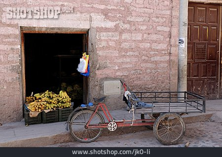 
                Städtisches Leben, Fahrrad, Peru, Straßenverkauf                   