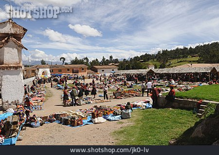 
                Peru, Chinchero                   