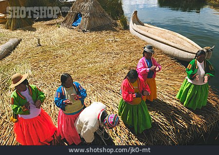 
                Peru, Titicaca-see, Schwimmende Insel, Uru                   