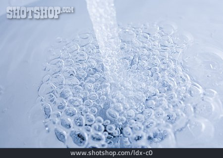 
                Wasser, Fließen, Wasserverbrauch                   