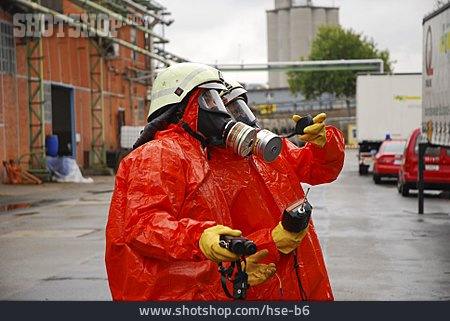 
                Luftverschmutzung, Sperrgebiet, Feuerwehrmann                   