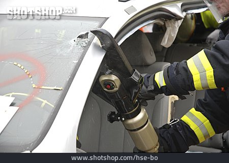 
                Autounfall, Feuerwehr, Feuerwehreinsatz                   