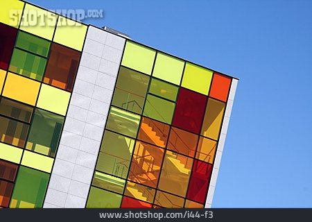 
                Moderne Baukunst, Fassade, Buntglasfenster                   