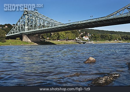 
                Elbe, Loschwitzer Brücke                   