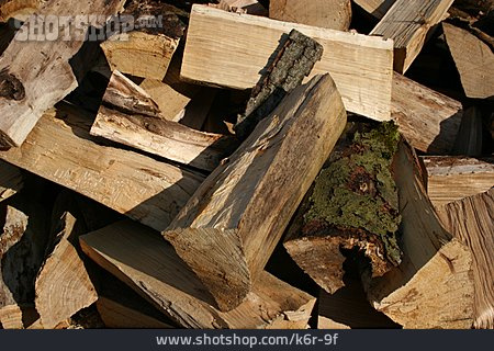 
                Holzscheit, Holzhaufen, Brennholz                   