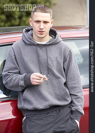 
                Junger Mann, Rauchen, Raucher                   
