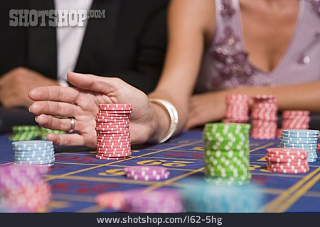 
                Glücksspiel, Spielkasino                   