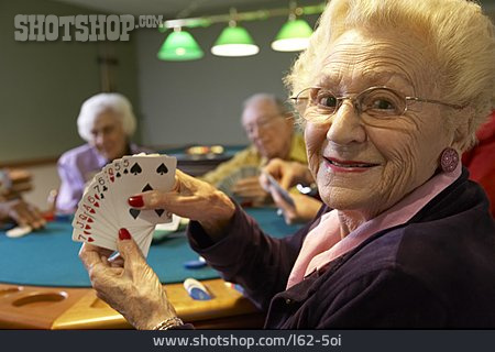 
                Seniorin, Bridge, Kartenspielerin                   