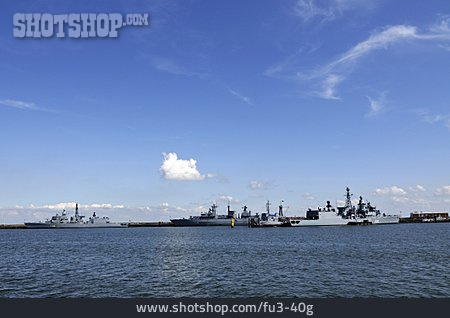 
                Wilhelmshaven, Kriegsschiff, Fregatte                   