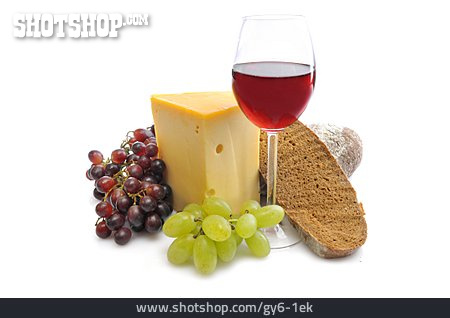 
                Käse, Weintrauben, Brot, Rotwein                   