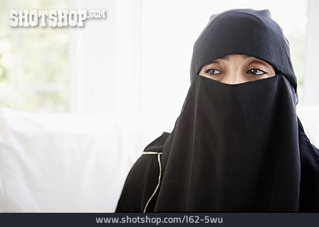 
                Porträt, Muslimin                   