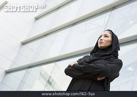 
                Geschäftsfrau, Selbstbewusst, Muslimin                   