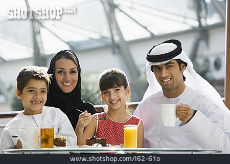 
                Café, Familie, Muslime                   