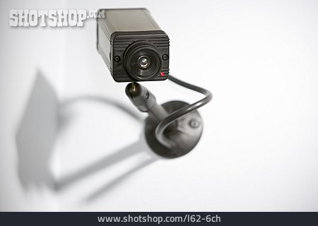 
                überwachungskamera                   