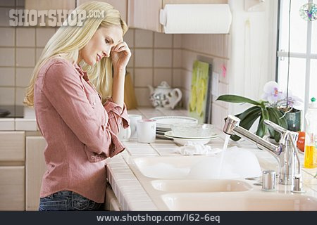 
                Hausarbeit, Hausfrau, Stress & Belastung                   