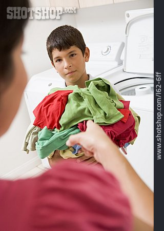 
                Junge, Waschen, Wäsche, Waschtag                   