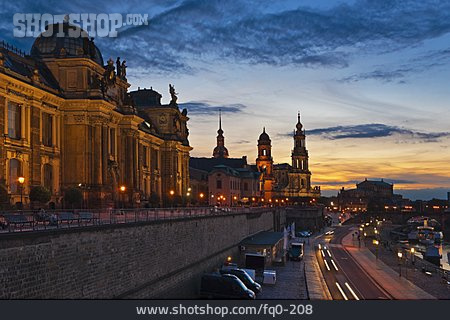 
                Dresden, Brühlsche Terrasse, Kunstakademie, Ständehaus                   