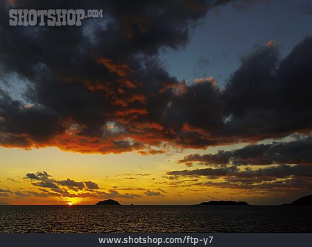 
                Sonnenuntergang, Whitsunday Islands                   