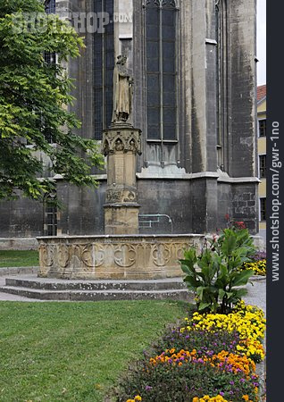 
                Statue, Naumburger Dom                   