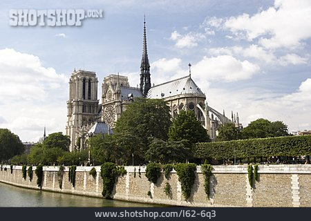 
                Paris, Ile De La Cité, Notre Dame De Paris                   