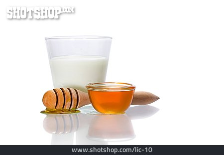 
                Honig, Milchglas, Honiglöffel                   