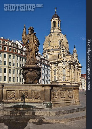 
                Dresden, Frauenkirche, Friedensbrunnen                   