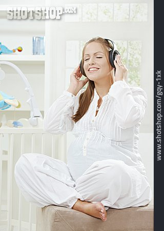 
                Entspannung, Schwangere, Musik Hören                   