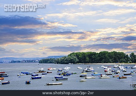 
                Boot, Hafen, Belgrad                   