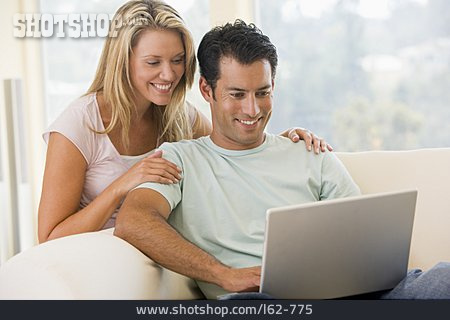 
                Paar, Häusliches Leben, Internet                   