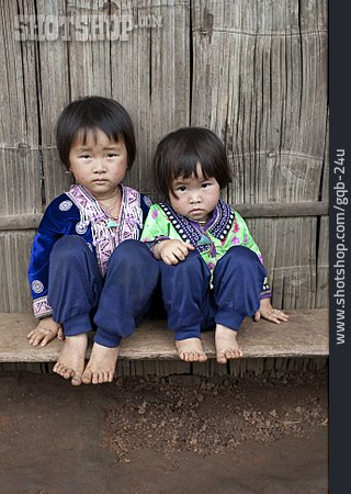 
                Kind, Indigen, Hmong                   