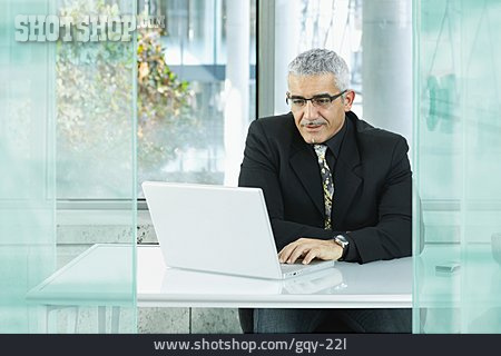
                Mann, Büro & Office, Laptop, Geschäftsmann                   
