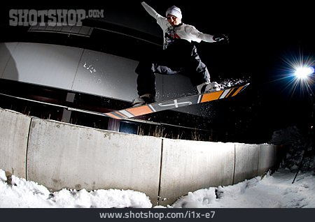
                Sprung, Snowboarder, Stunt                   