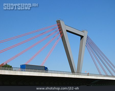 
                Brücke, Schrägseilbrücke                   
