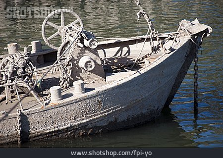 
                Schiffswrack, Fischkutter                   