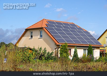 
                Haus, Solarenergie, Stromerzeugung                   