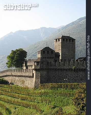 
                Festung, Wehranlage, Bellinzona, Castello Di Montebello                   