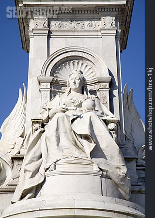 
                London, Statue, Victoria Memorial                   