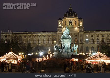 
                Wien, Weihnachtsmarkt, Maria-theresien-platz, Naturhistorisches Museum                   