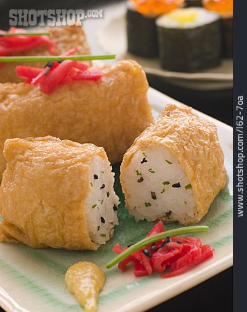 
                Sushi, Inari-sushi, Tofutasche                   